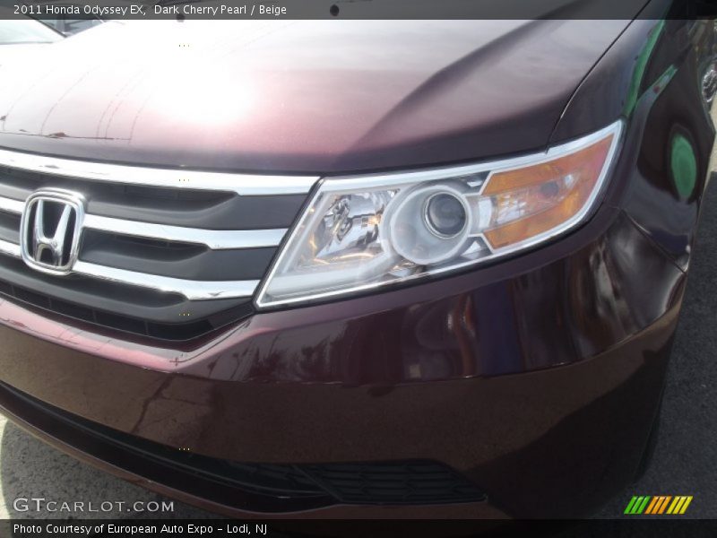 Dark Cherry Pearl / Beige 2011 Honda Odyssey EX