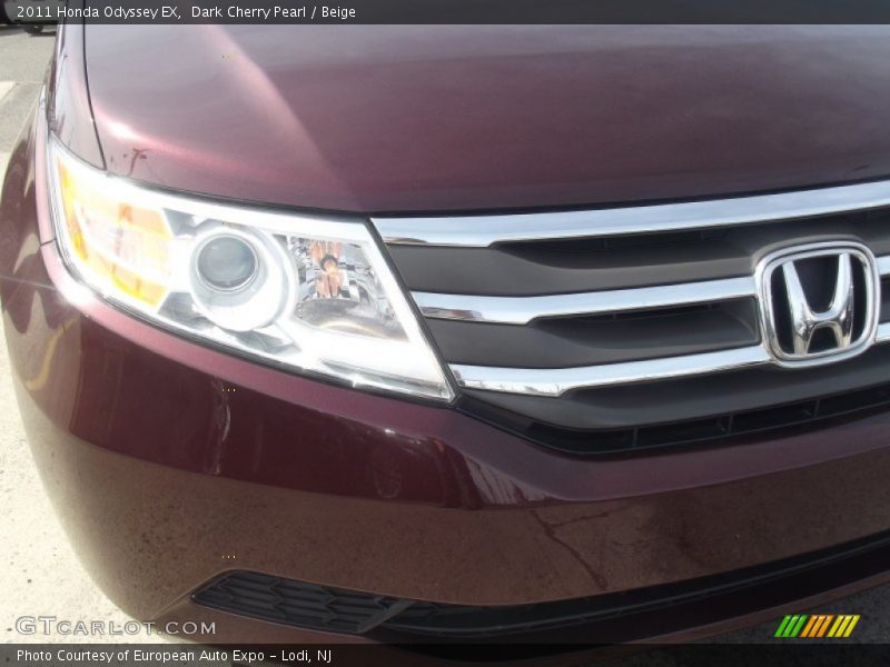 Dark Cherry Pearl / Beige 2011 Honda Odyssey EX
