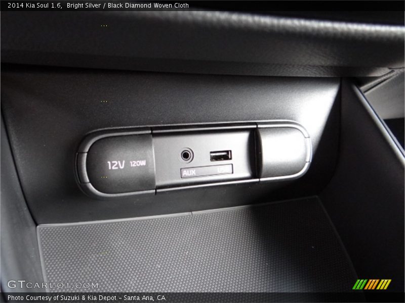 Bright Silver / Black Diamond Woven Cloth 2014 Kia Soul 1.6