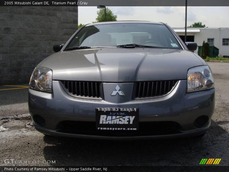 Titanium Pearl / Gray 2005 Mitsubishi Galant DE