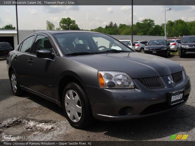 Titanium Pearl / Gray 2005 Mitsubishi Galant DE