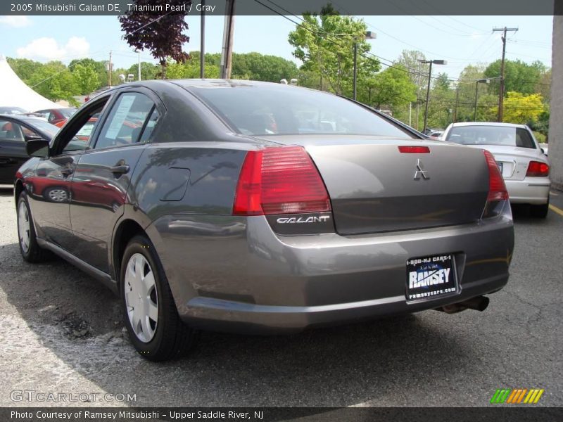 Titanium Pearl / Gray 2005 Mitsubishi Galant DE