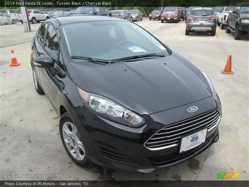 Tuxedo Black / Charcoal Black 2014 Ford Fiesta SE Sedan