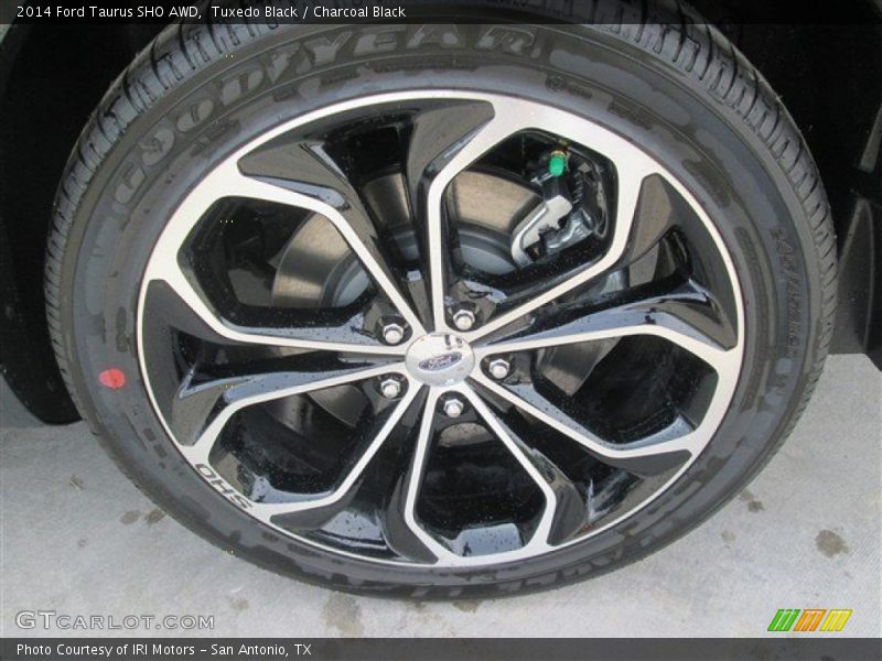  2014 Taurus SHO AWD Wheel