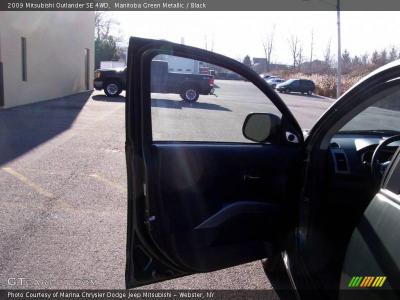 Manitoba Green Metallic / Black 2009 Mitsubishi Outlander SE 4WD