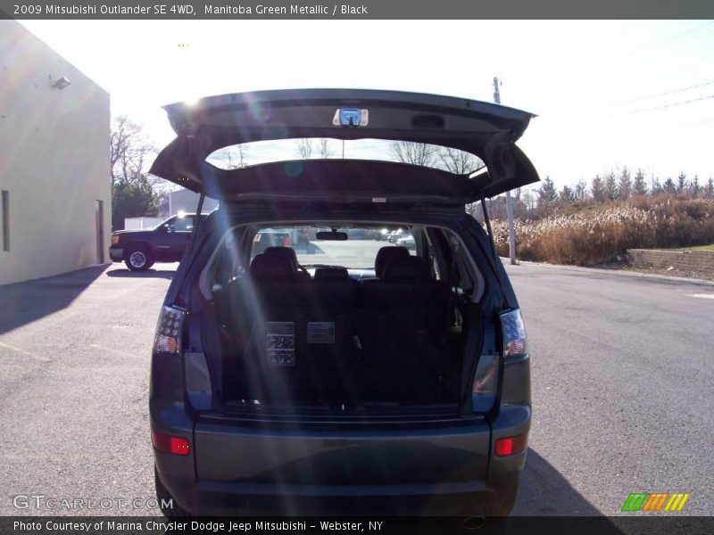 Manitoba Green Metallic / Black 2009 Mitsubishi Outlander SE 4WD