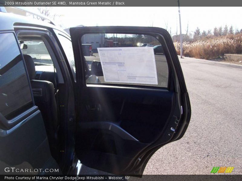 Manitoba Green Metallic / Black 2009 Mitsubishi Outlander SE 4WD