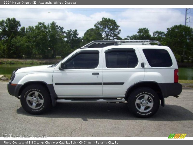 Avalanche White / Charcoal 2004 Nissan Xterra XE
