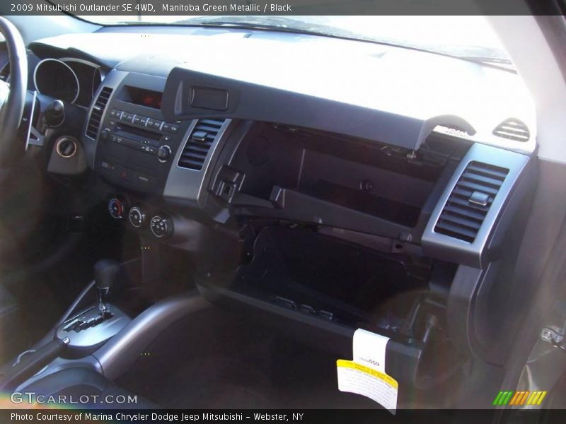 Manitoba Green Metallic / Black 2009 Mitsubishi Outlander SE 4WD