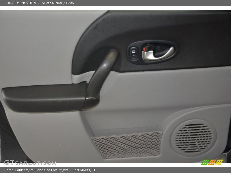 Silver Nickel / Gray 2004 Saturn VUE V6