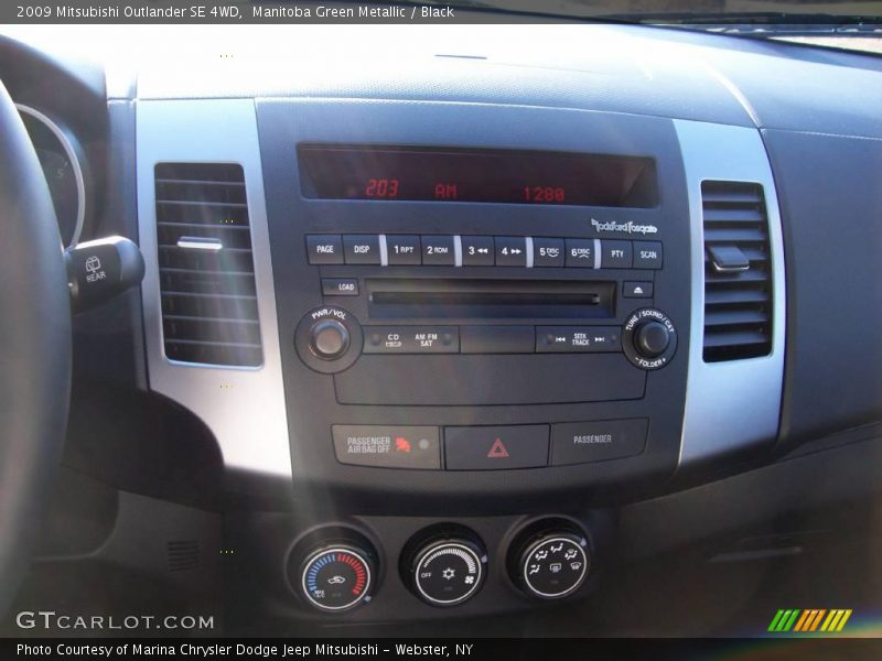 Manitoba Green Metallic / Black 2009 Mitsubishi Outlander SE 4WD