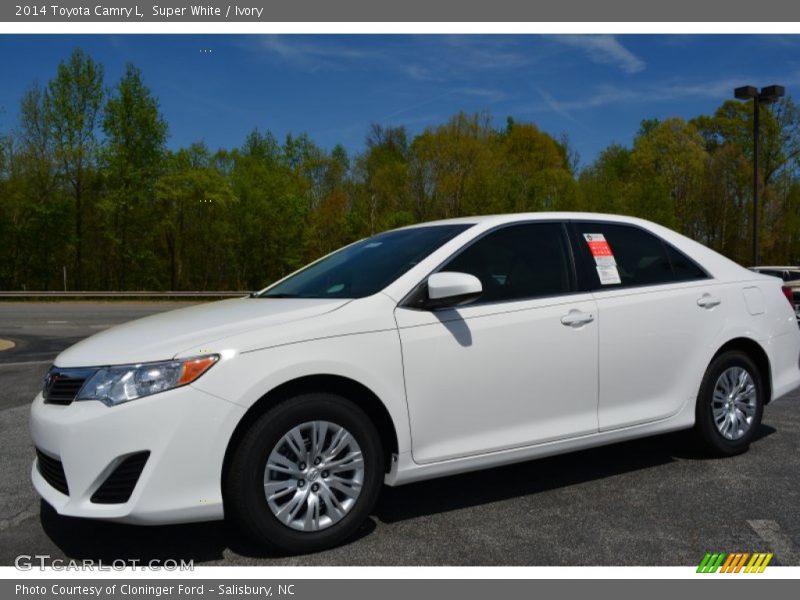 Super White / Ivory 2014 Toyota Camry L
