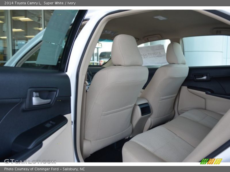 Super White / Ivory 2014 Toyota Camry L