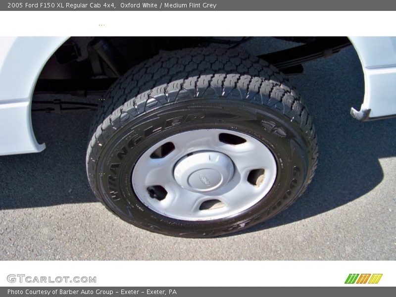 Oxford White / Medium Flint Grey 2005 Ford F150 XL Regular Cab 4x4