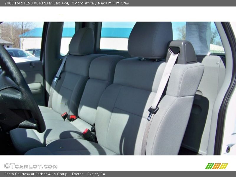 Oxford White / Medium Flint Grey 2005 Ford F150 XL Regular Cab 4x4
