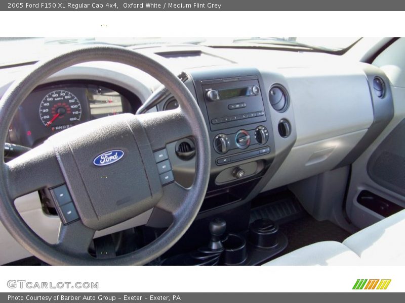 Oxford White / Medium Flint Grey 2005 Ford F150 XL Regular Cab 4x4
