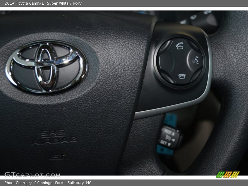 Super White / Ivory 2014 Toyota Camry L