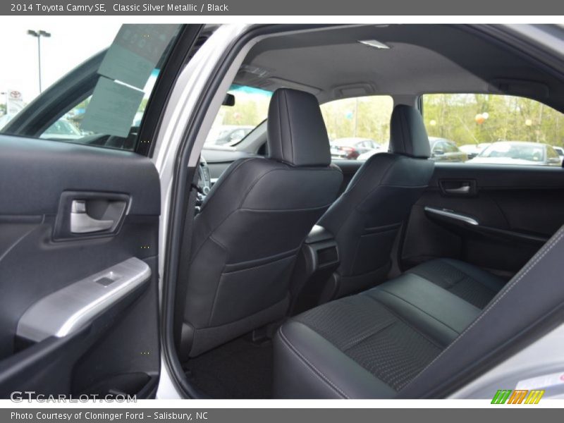 Classic Silver Metallic / Black 2014 Toyota Camry SE