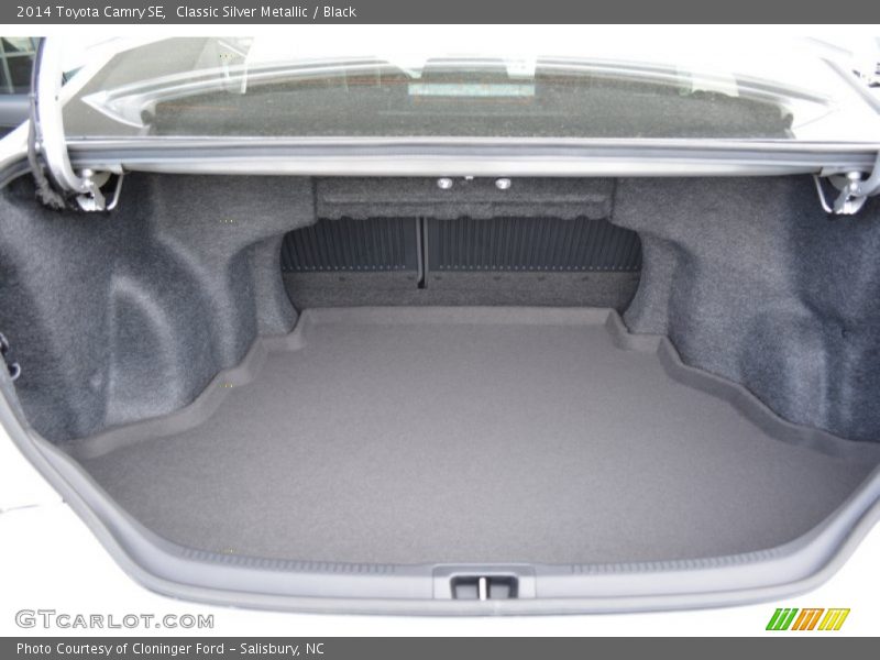 Classic Silver Metallic / Black 2014 Toyota Camry SE