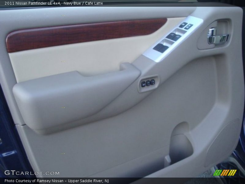 Navy Blue / Cafe Latte 2011 Nissan Pathfinder LE 4x4