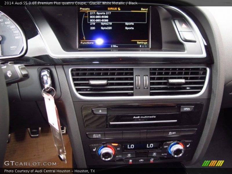 Controls of 2014 S5 3.0T Premium Plus quattro Coupe