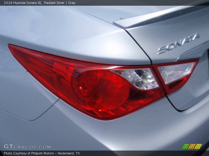 Radiant Silver / Gray 2014 Hyundai Sonata SE