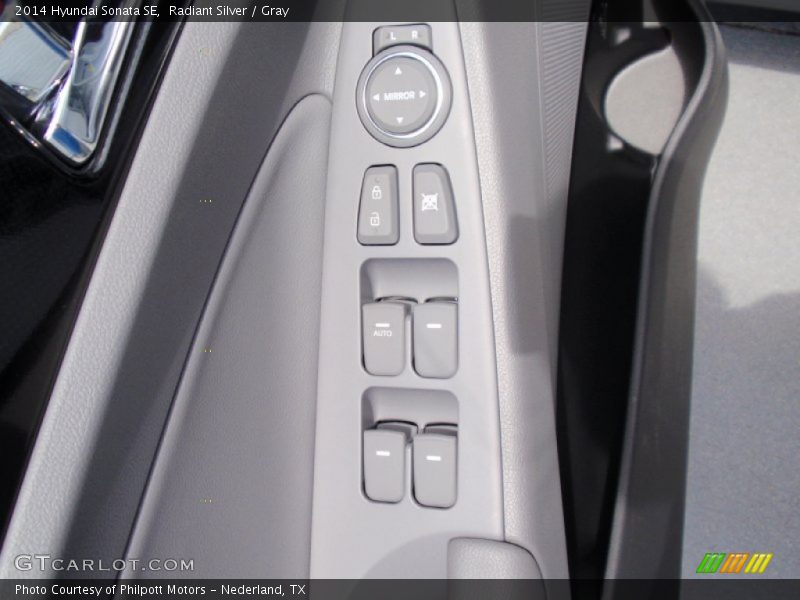 Radiant Silver / Gray 2014 Hyundai Sonata SE
