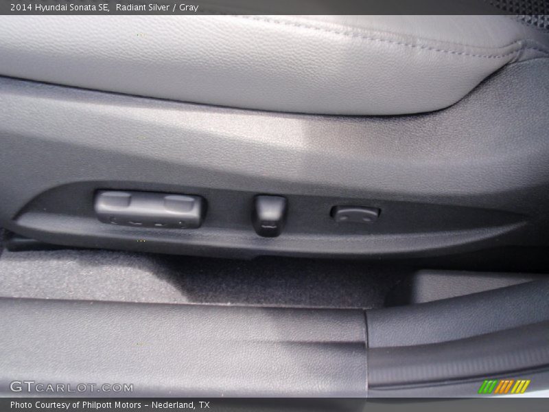 Radiant Silver / Gray 2014 Hyundai Sonata SE