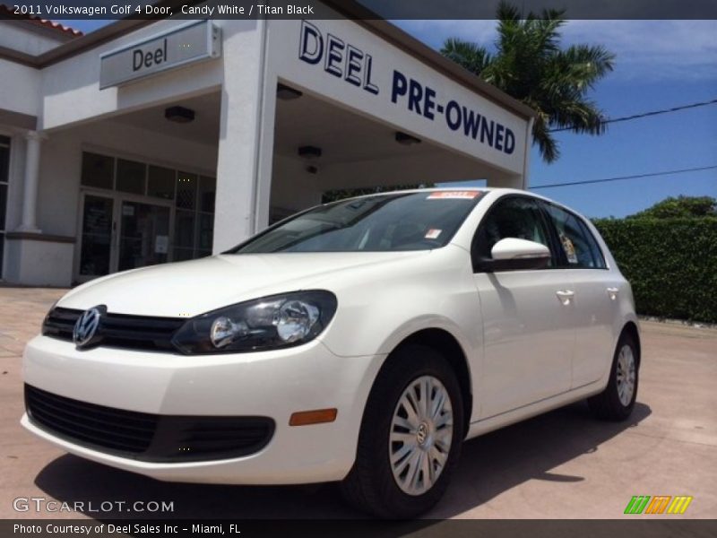 Candy White / Titan Black 2011 Volkswagen Golf 4 Door