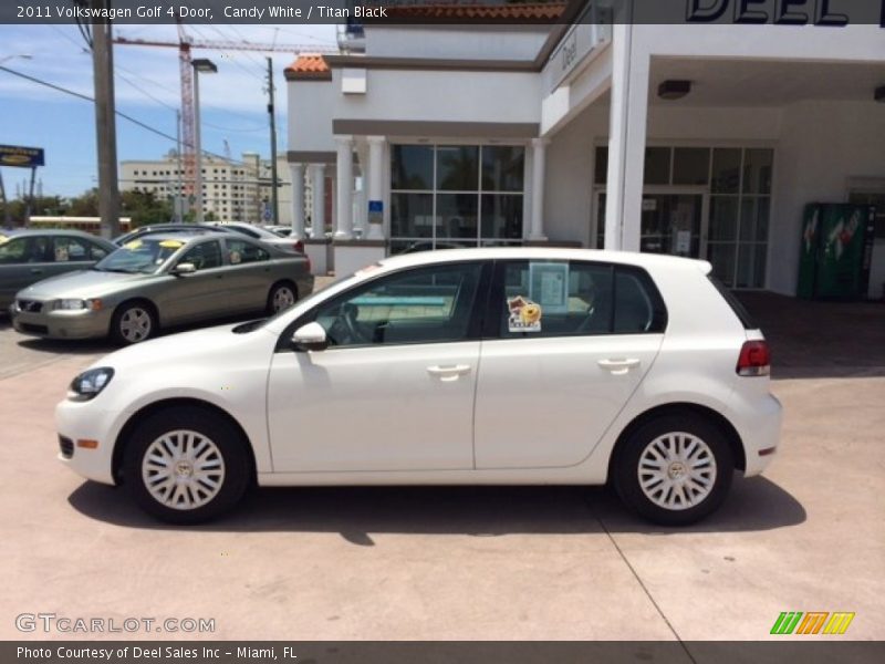 Candy White / Titan Black 2011 Volkswagen Golf 4 Door