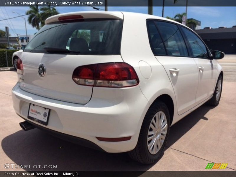 Candy White / Titan Black 2011 Volkswagen Golf 4 Door