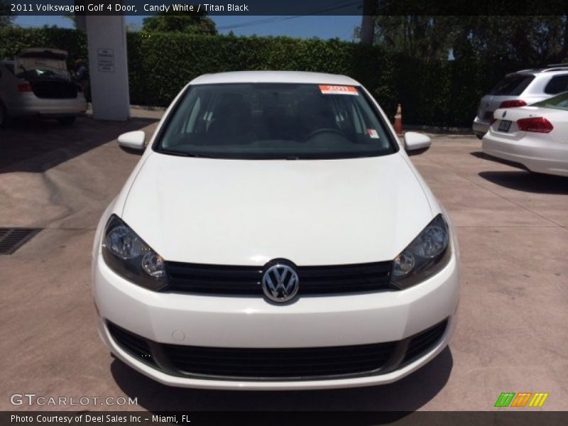Candy White / Titan Black 2011 Volkswagen Golf 4 Door