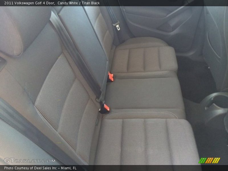 Candy White / Titan Black 2011 Volkswagen Golf 4 Door