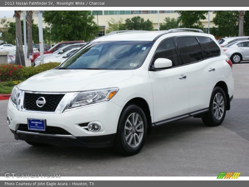Moonlight White / Charcoal 2013 Nissan Pathfinder SV