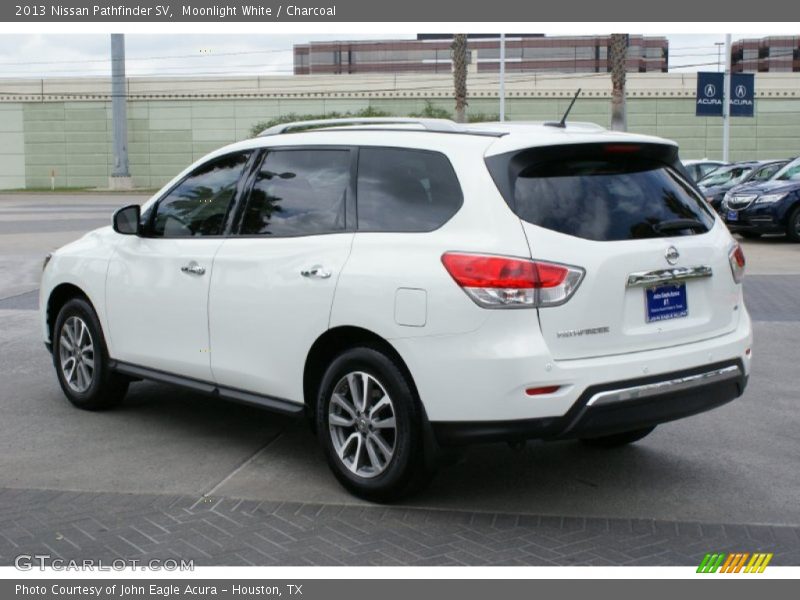 Moonlight White / Charcoal 2013 Nissan Pathfinder SV