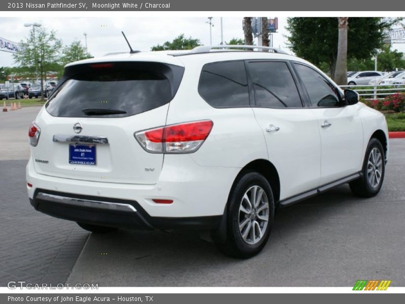 Moonlight White / Charcoal 2013 Nissan Pathfinder SV