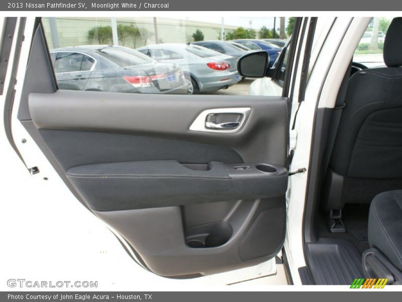 Moonlight White / Charcoal 2013 Nissan Pathfinder SV