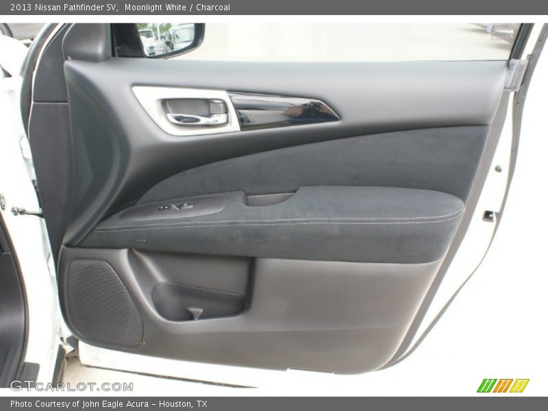 Moonlight White / Charcoal 2013 Nissan Pathfinder SV
