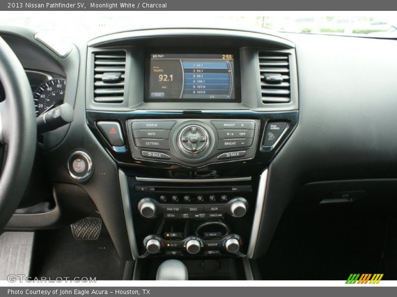 Moonlight White / Charcoal 2013 Nissan Pathfinder SV