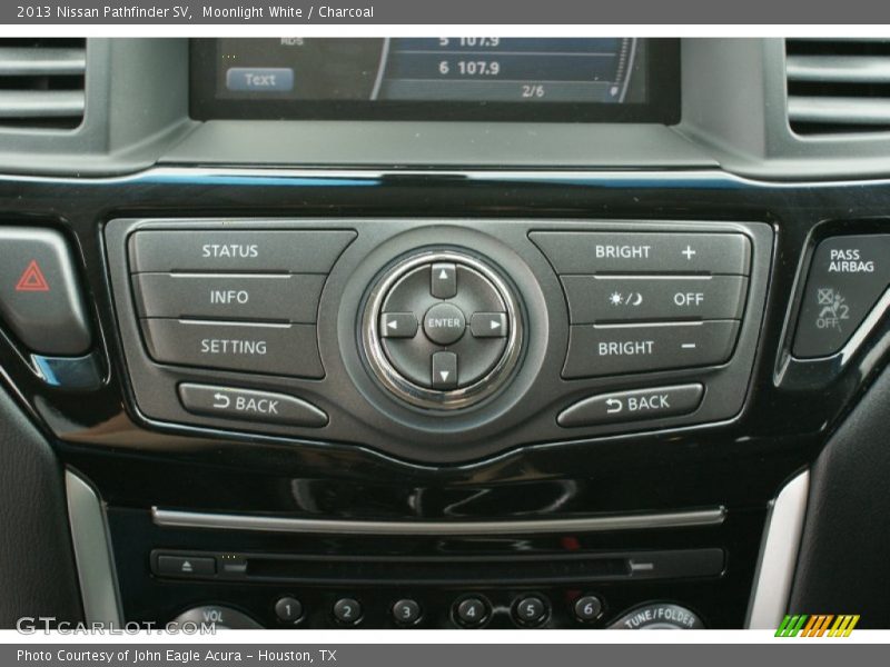 Moonlight White / Charcoal 2013 Nissan Pathfinder SV