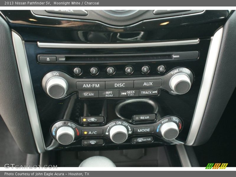 Moonlight White / Charcoal 2013 Nissan Pathfinder SV