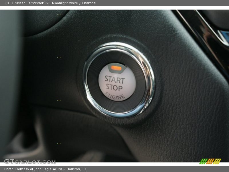 Moonlight White / Charcoal 2013 Nissan Pathfinder SV