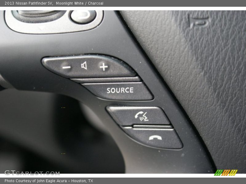 Moonlight White / Charcoal 2013 Nissan Pathfinder SV