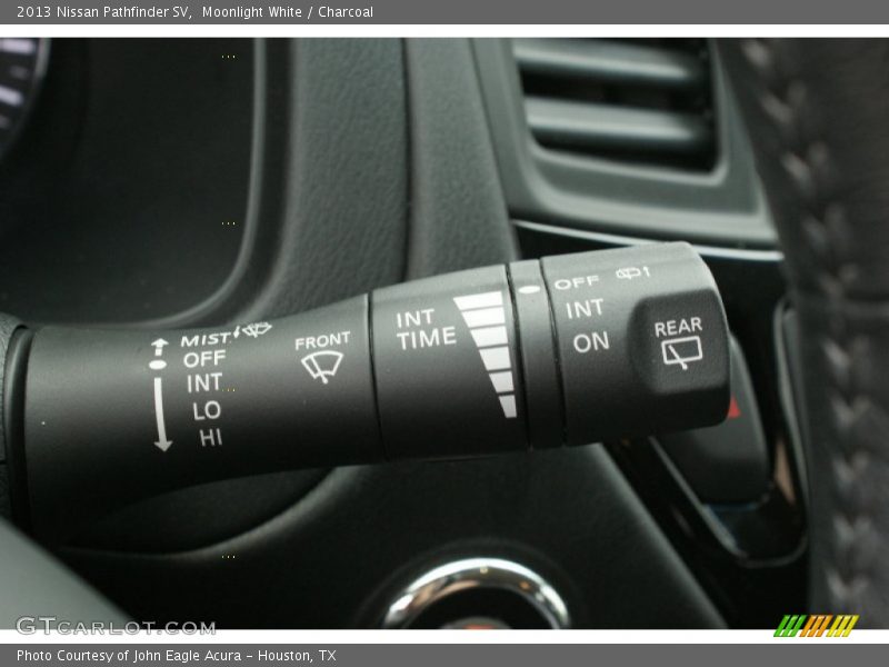 Moonlight White / Charcoal 2013 Nissan Pathfinder SV