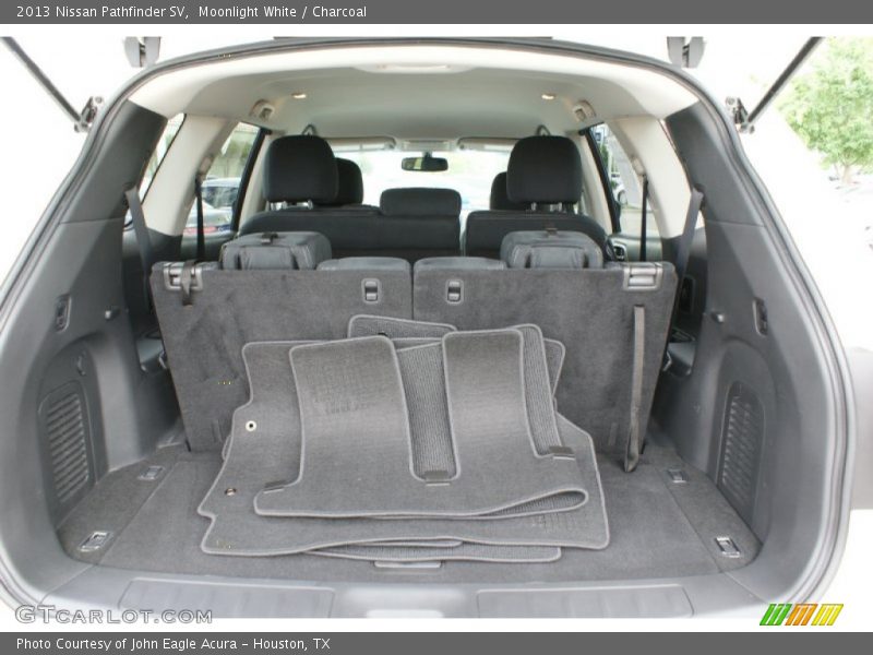 Moonlight White / Charcoal 2013 Nissan Pathfinder SV