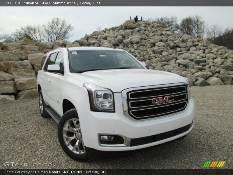 Front 3/4 View of 2015 Yukon SLE 4WD