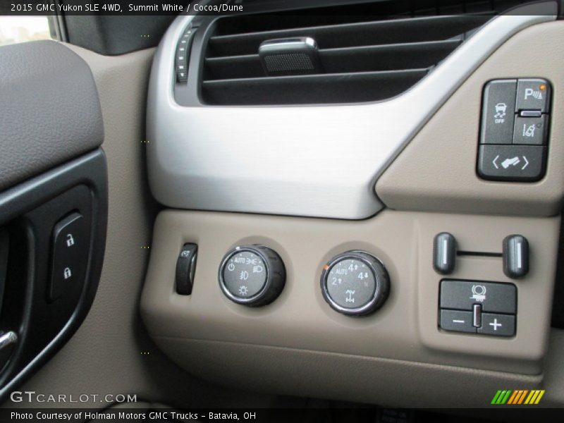 Controls of 2015 Yukon SLE 4WD