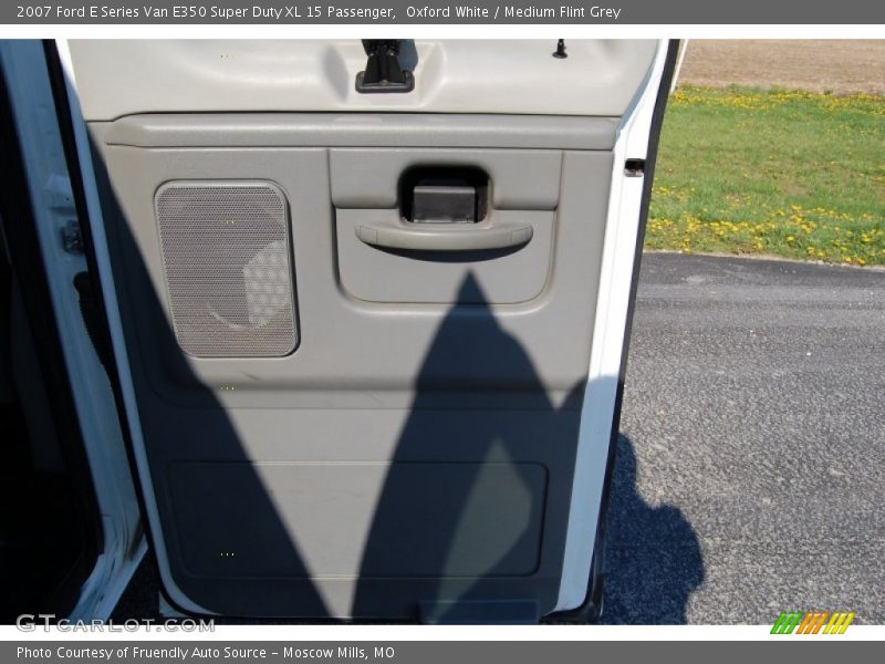 Oxford White / Medium Flint Grey 2007 Ford E Series Van E350 Super Duty XL 15 Passenger