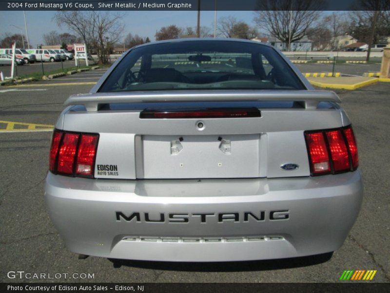 Silver Metallic / Medium Graphite 2004 Ford Mustang V6 Coupe