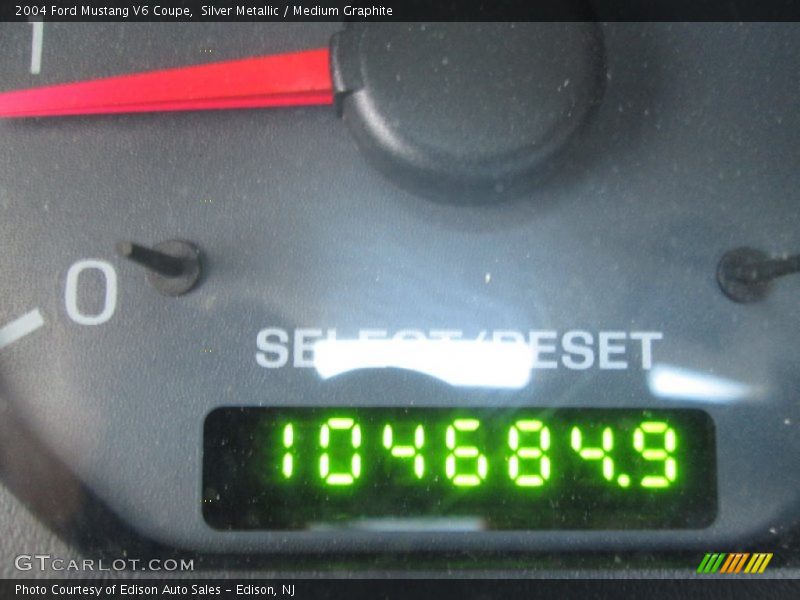 Silver Metallic / Medium Graphite 2004 Ford Mustang V6 Coupe